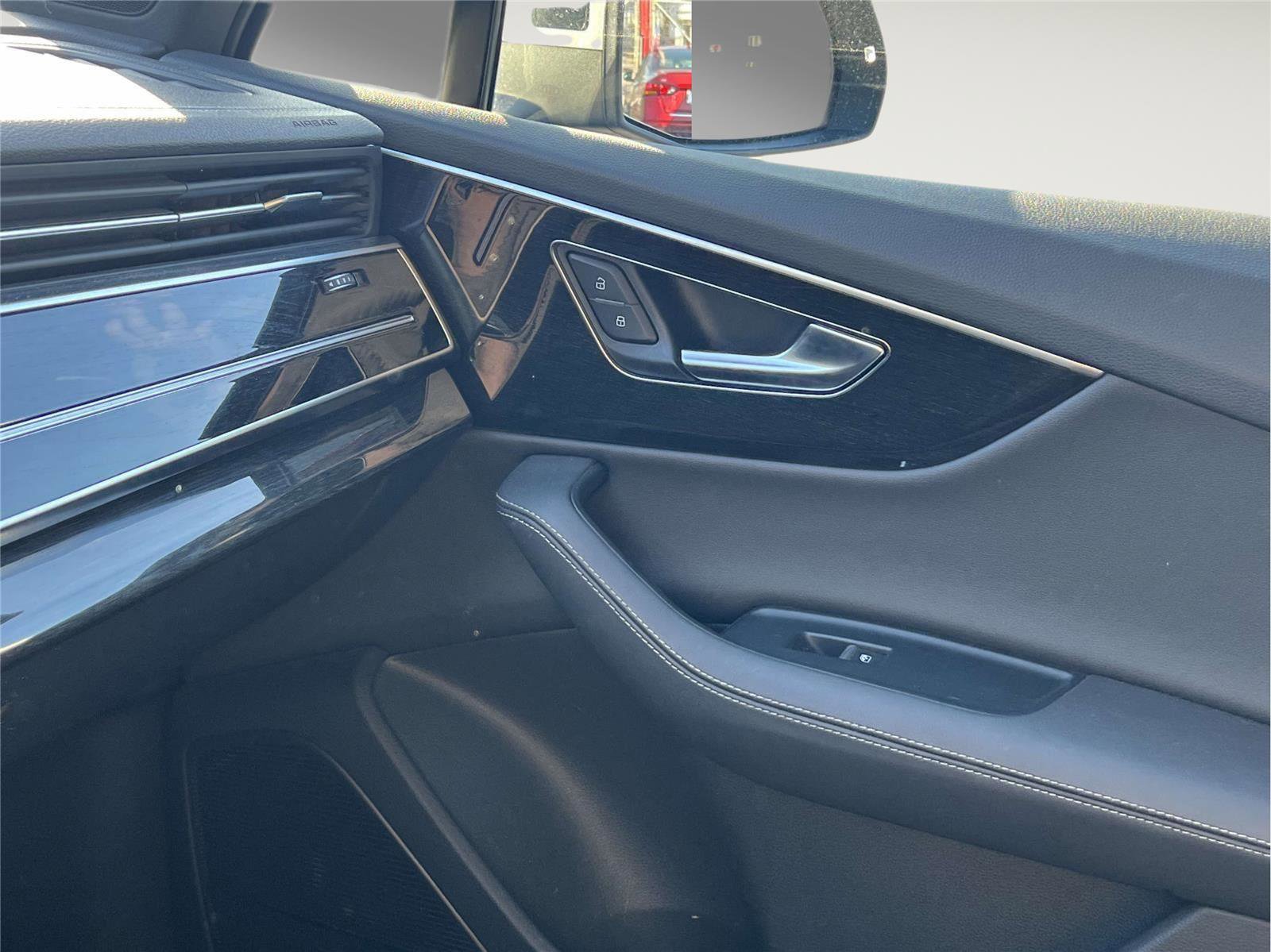 Used 2025 Audi Q7 2.0T Premium Plus image 31