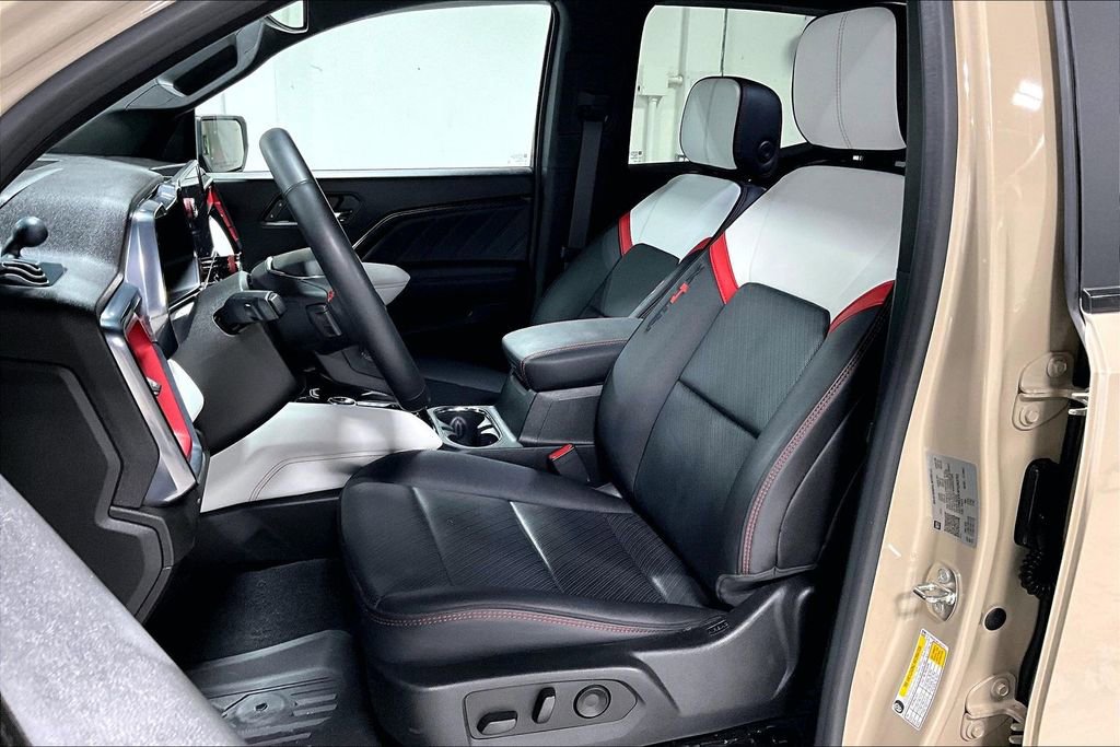 Used 2023 GMC Canyon AT4X image 31