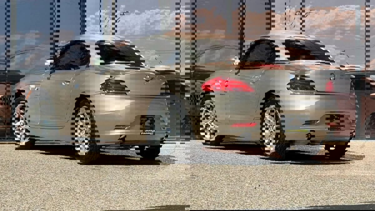 Used 2011 BMW Z4 sDrive35i image 10