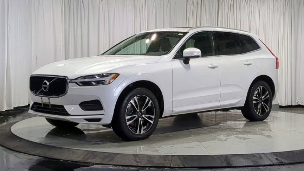Used 2020 Volvo XC60 T6 Momentum image 4