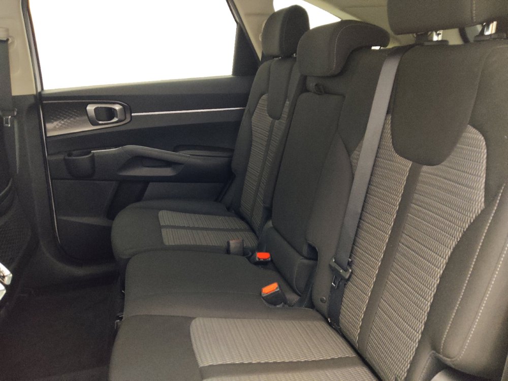 Used 2023 Kia Sorento LX FWD image 18