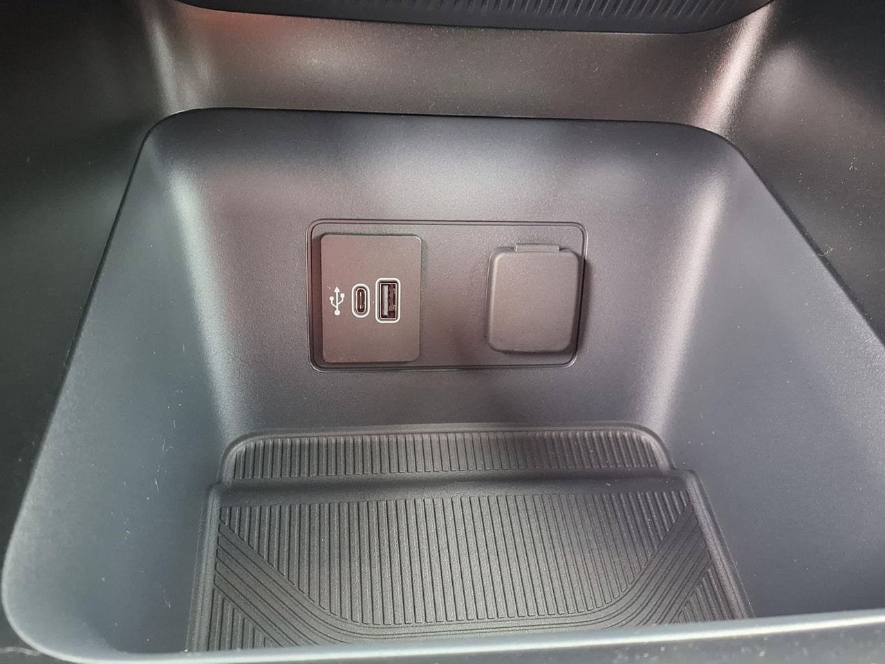 New 2026 Ford Explorer Active RWD image 11