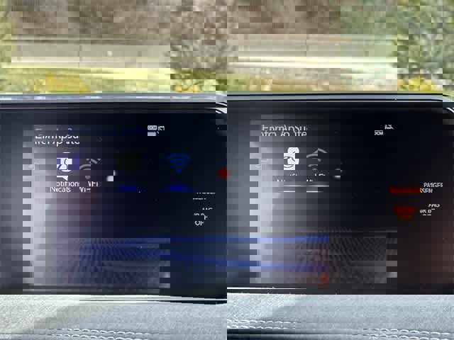 Used 2020 Lexus UX 250h w/ Premium Package image 13