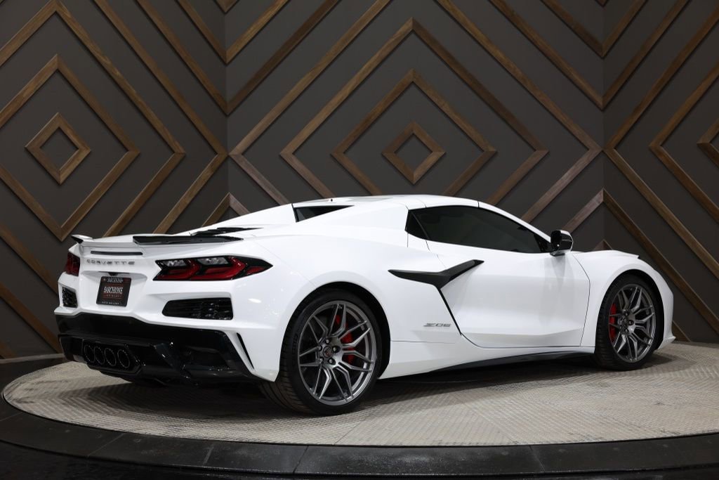 Used 2025 Chevrolet Corvette Z06 image 9