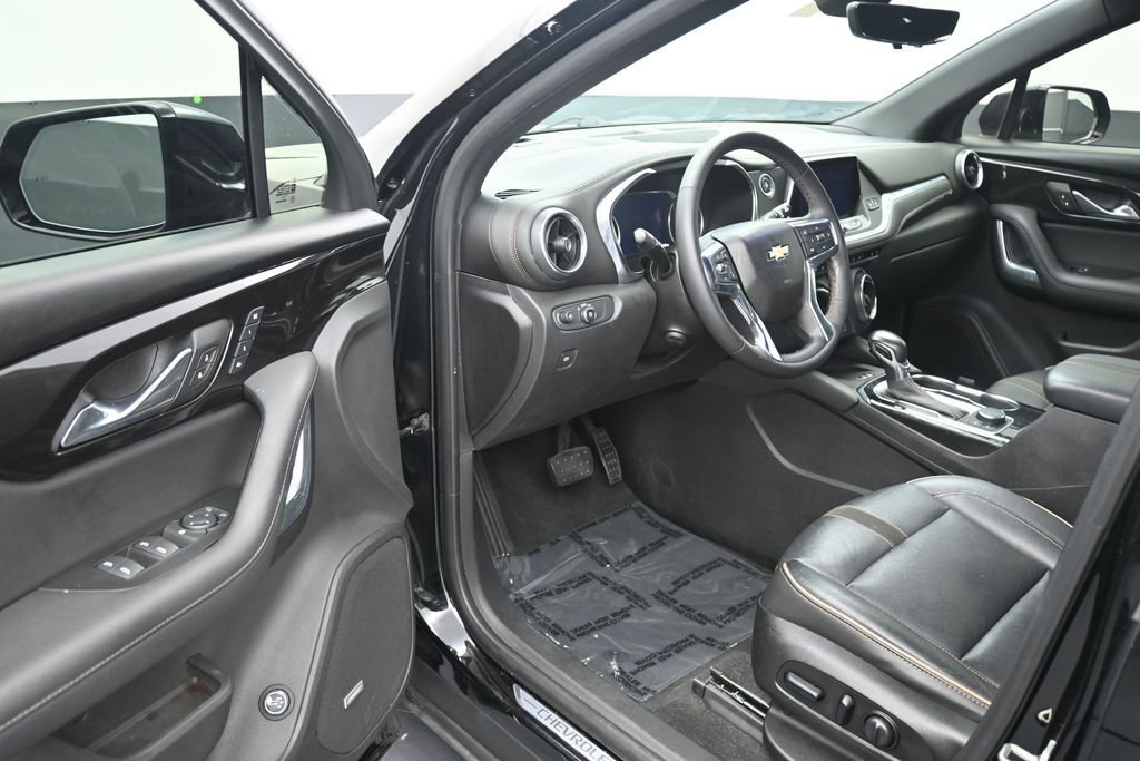 Used 2019 Chevrolet Blazer Premier w/ Sun and Wheels Package FWD image 10