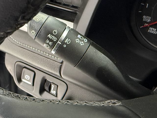 Used 2023 GMC Acadia SLT w/ Preferred Package FWD image 13