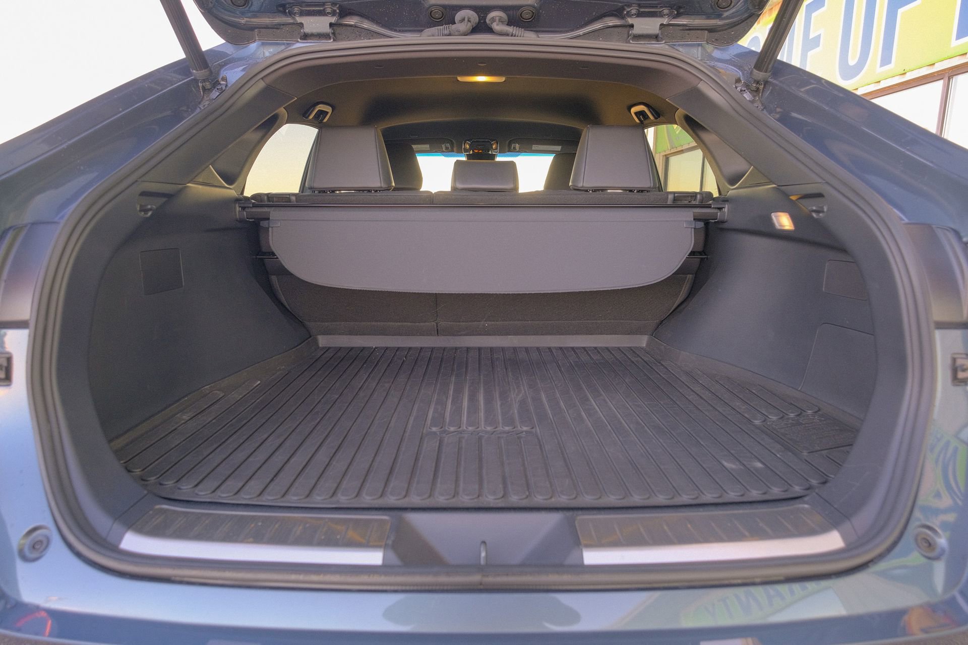 Used 2023 Toyota Venza XLE image 23