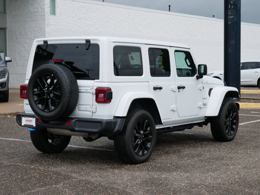 Used 2024 Jeep Wrangler Unlimited Sahara AWD/4WD image 3