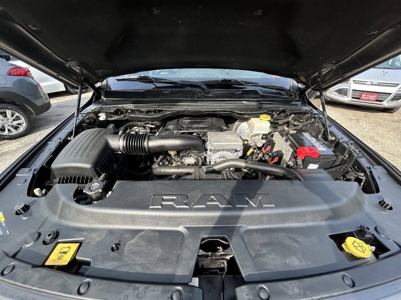 Used 2019 RAM 1500 Laramie w/ Sport Appearance Package AWD/4WD image 14