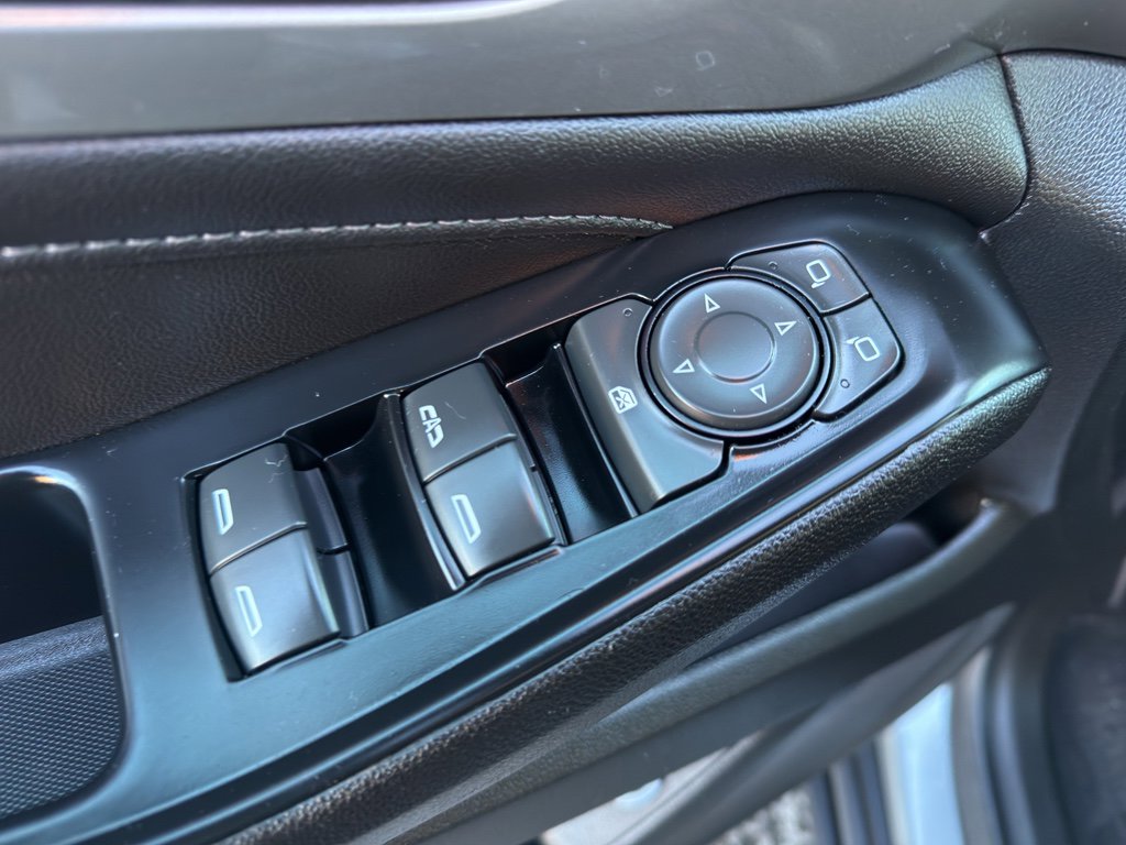 Used 2023 Chevrolet Traverse LT w/ Midnight/Sport Edition image 13