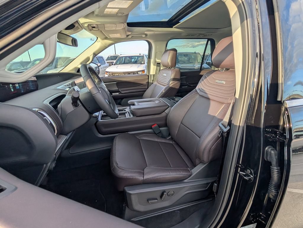 New 2025 Ford Expedition Platinum w/ Platinum Ultimate Package AWD/4WD image 6