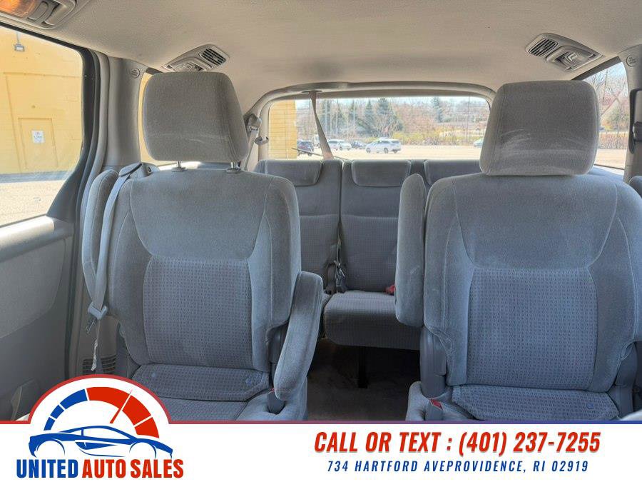 Used 2009 Toyota Sienna CE FWD image 13