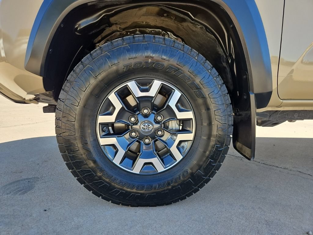 Used 2020 Toyota Tacoma TRD Off-Road w/ Technology Package AWD/4WD image 7