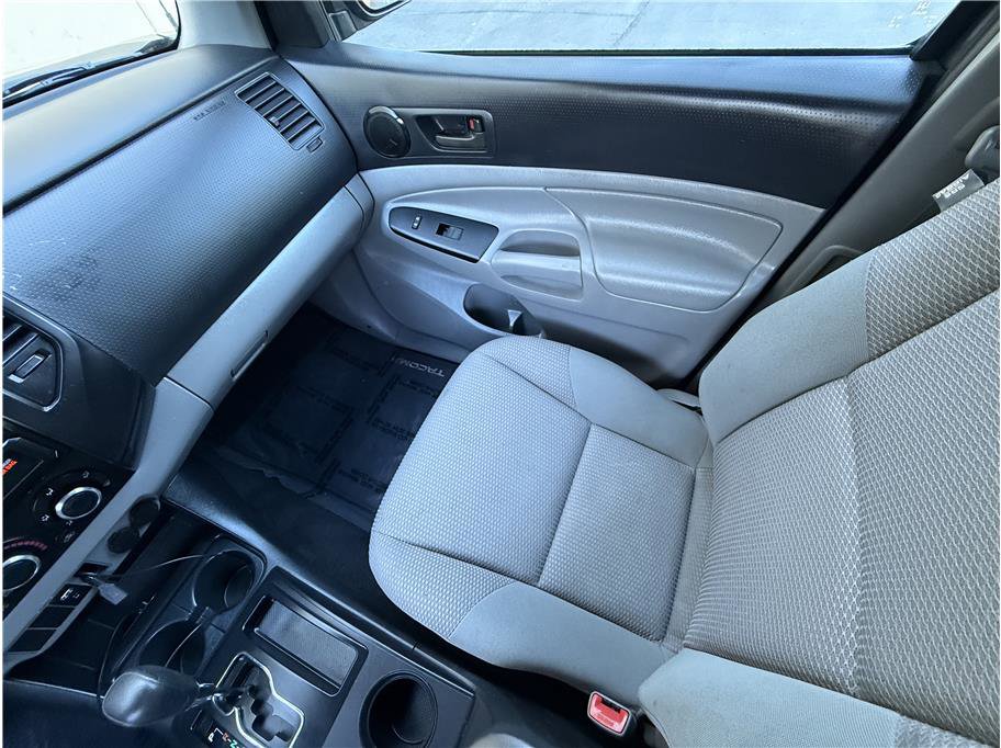 Used 2014 Toyota Tacoma 2WD Access Cab w/ Convenience Package image 12