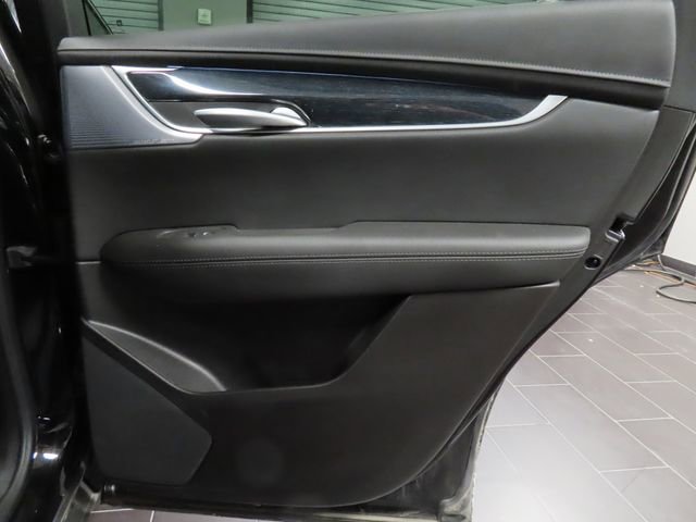 Used 2025 Cadillac XT5 Premium Luxury image 13
