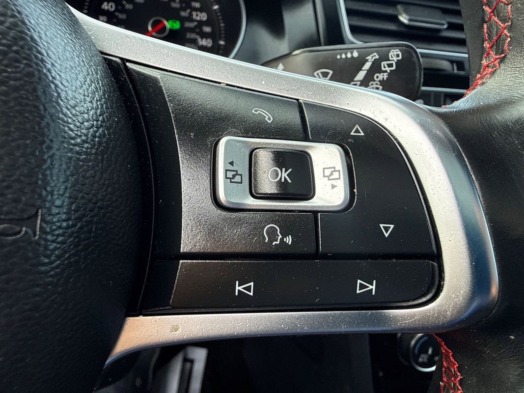 Used 2015 Volkswagen GTI SE FWD image 19
