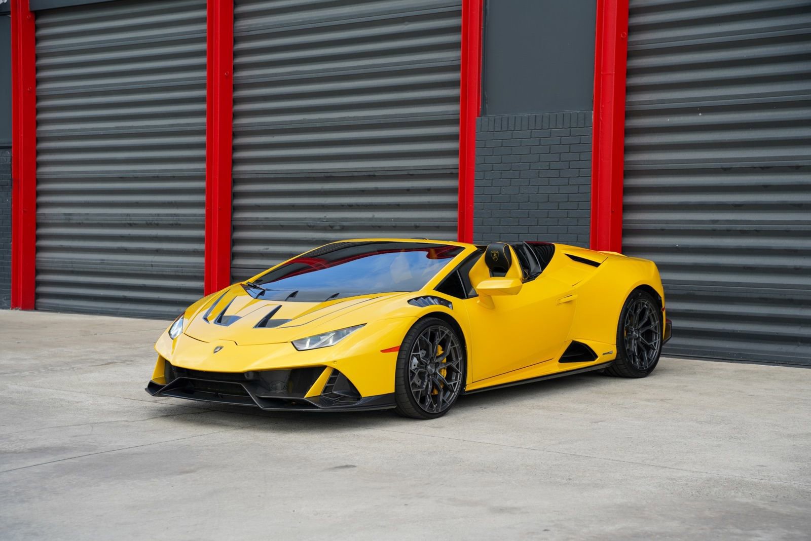 Used 2022 Lamborghini Huracan EVO image 1