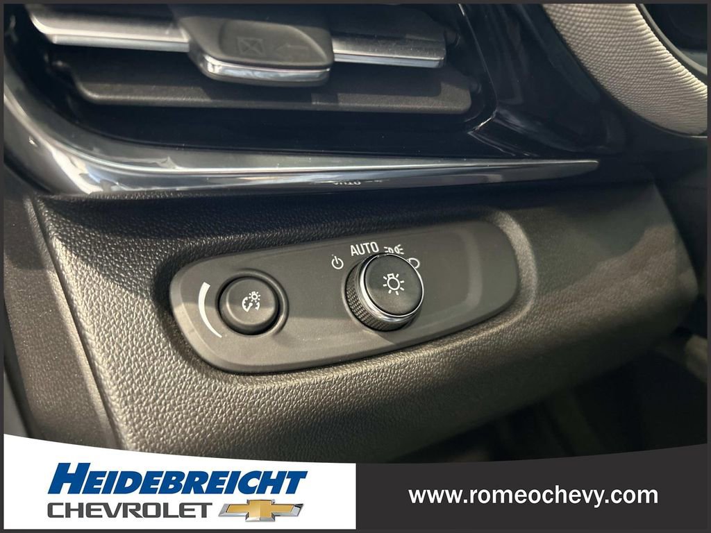 Used 2024 Buick Envista Avenir FWD image 30