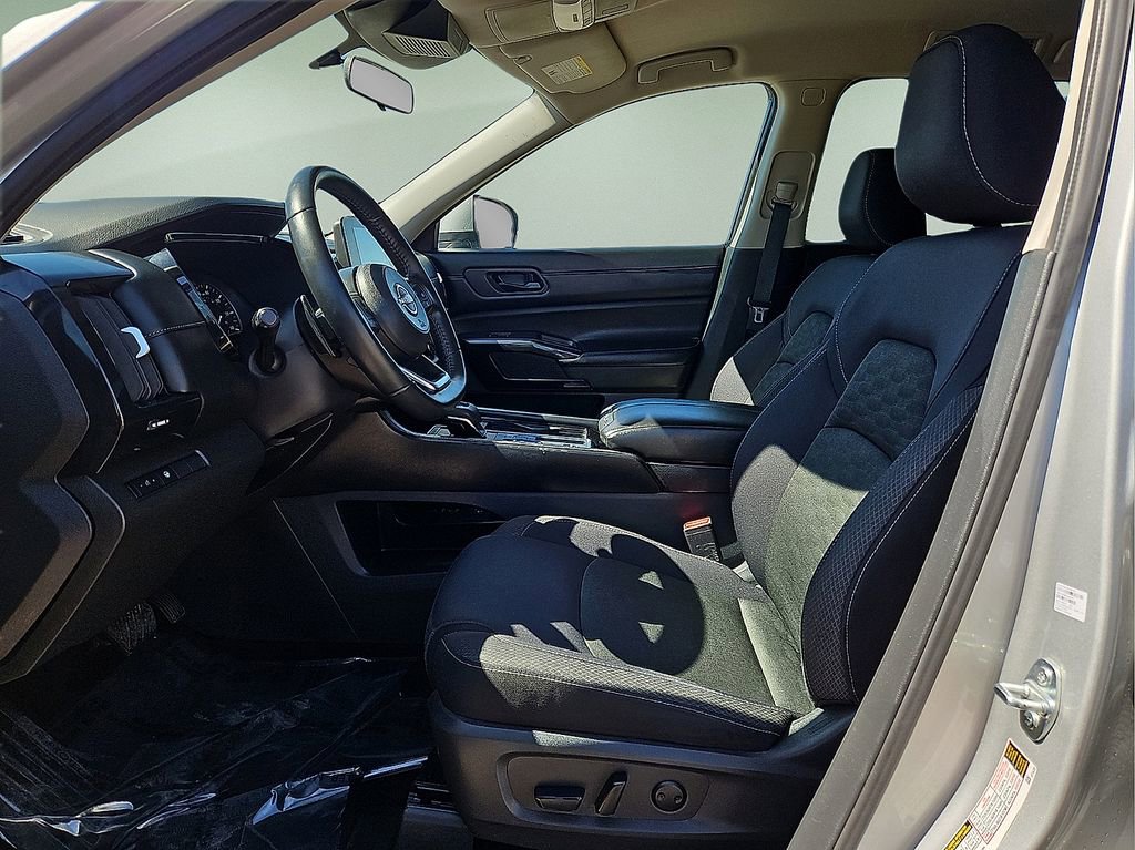 Used 2024 Nissan Pathfinder SV FWD image 20