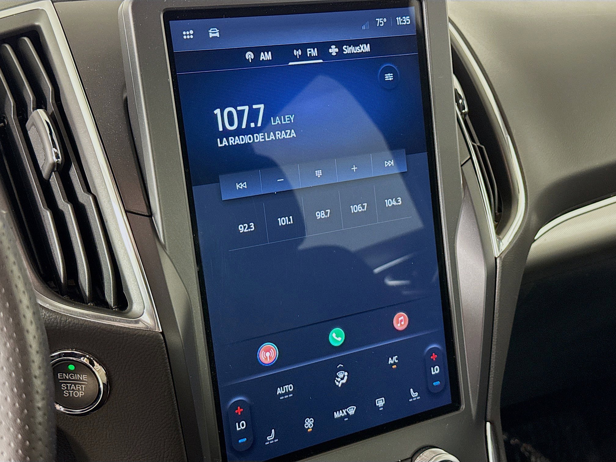 Used 2023 Ford Edge ST image 16