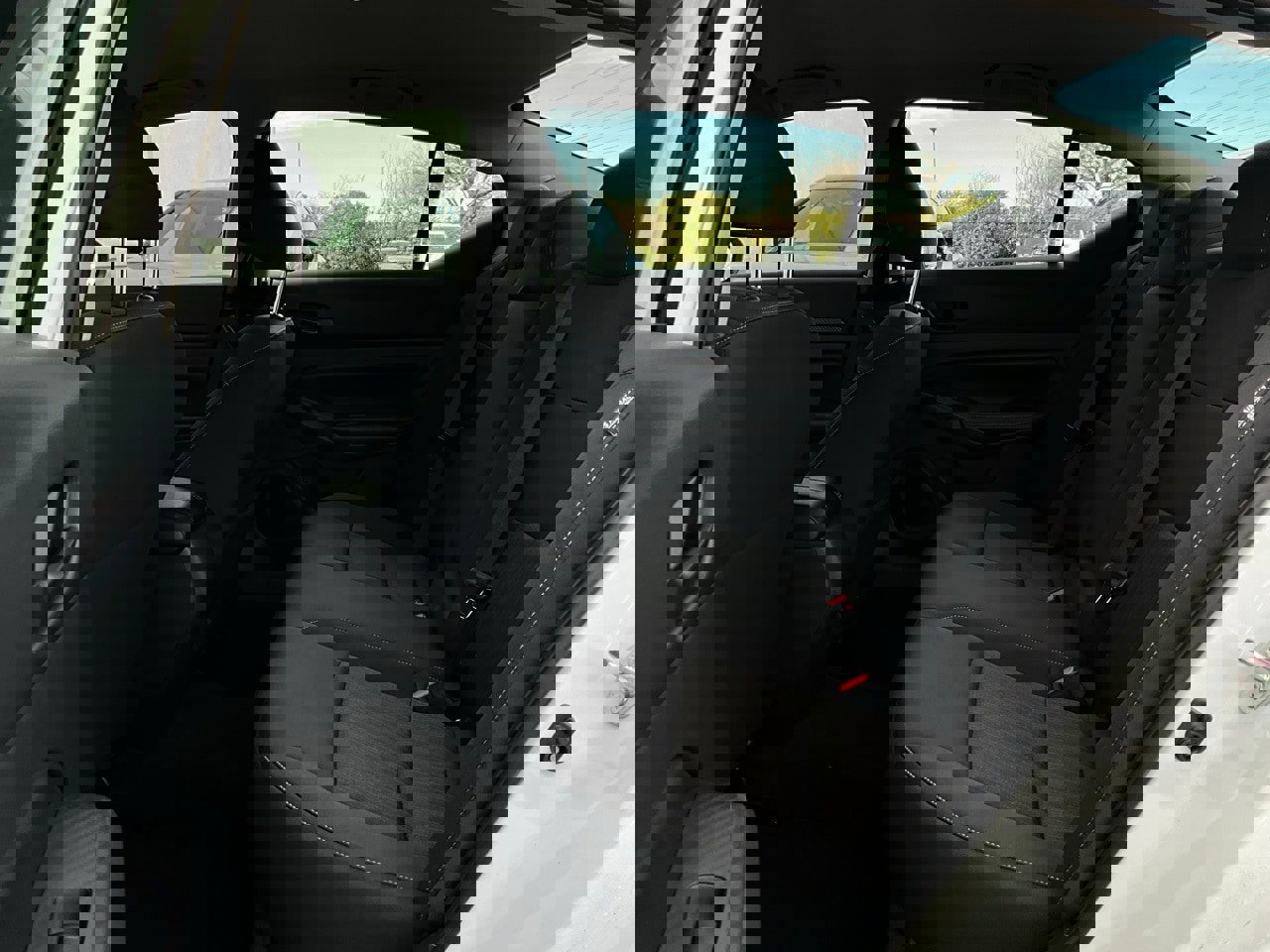 Used 2025 Nissan Altima 2.5 SV image 12