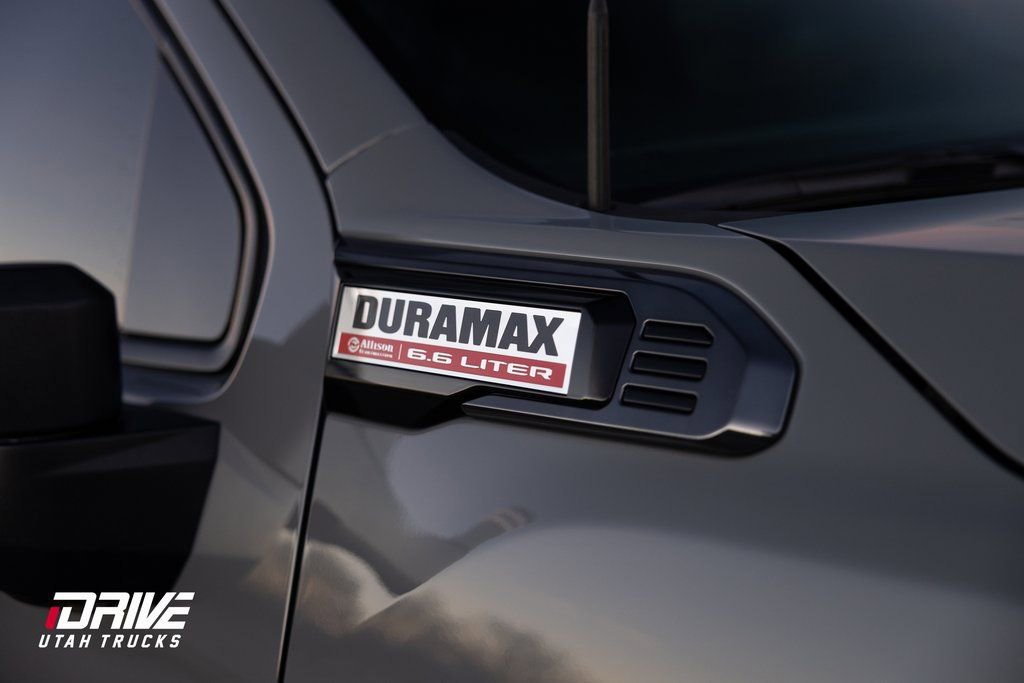 Used 2025 GMC Sierra 3500 AT4 w/ AT4 Premium Plus Package image 6