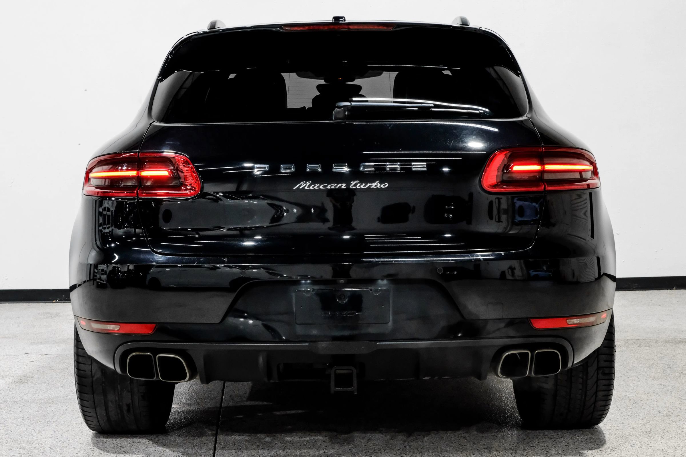 Used 2017 Porsche Macan Turbo image 7