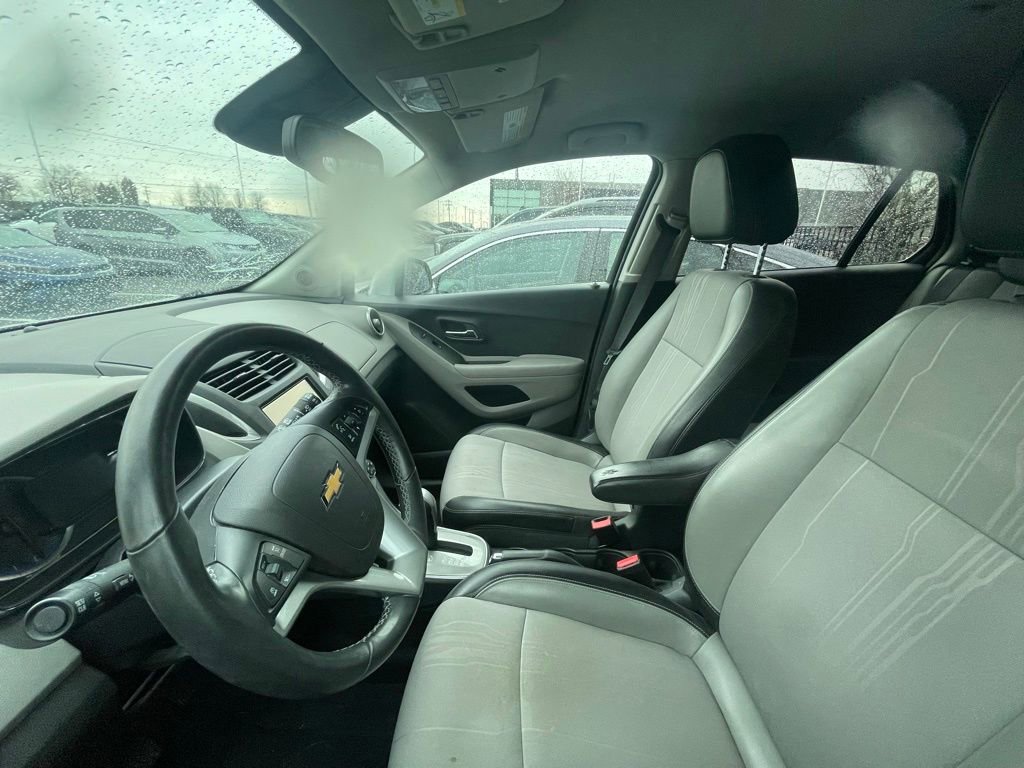 Used 2016 Chevrolet Trax LT w/ LT Convenience Package image 5