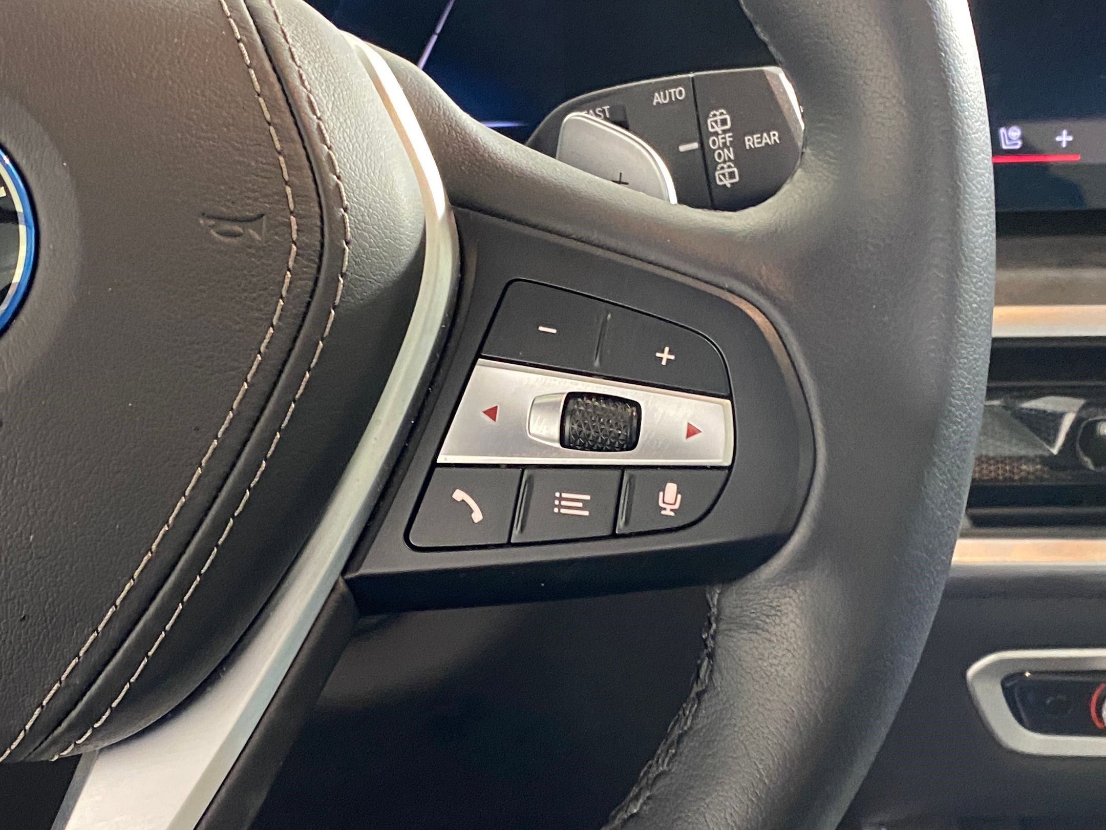 Used 2025 BMW X5 xDrive50e w/ Premium Package image 31