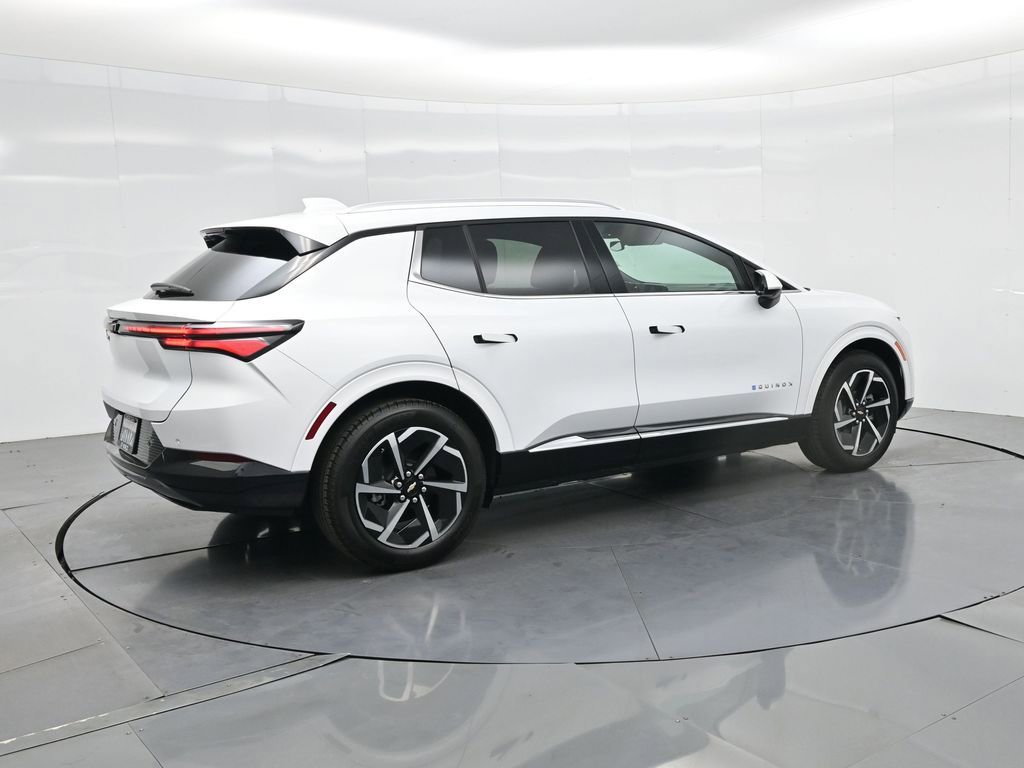 Used 2025 Chevrolet Equinox EV LT w/ Convenience Package image 7