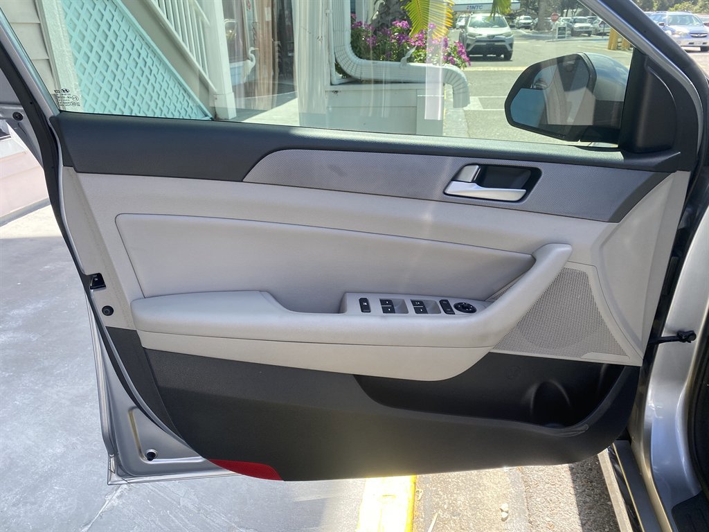 Used 2016 Hyundai Sonata SE image 9