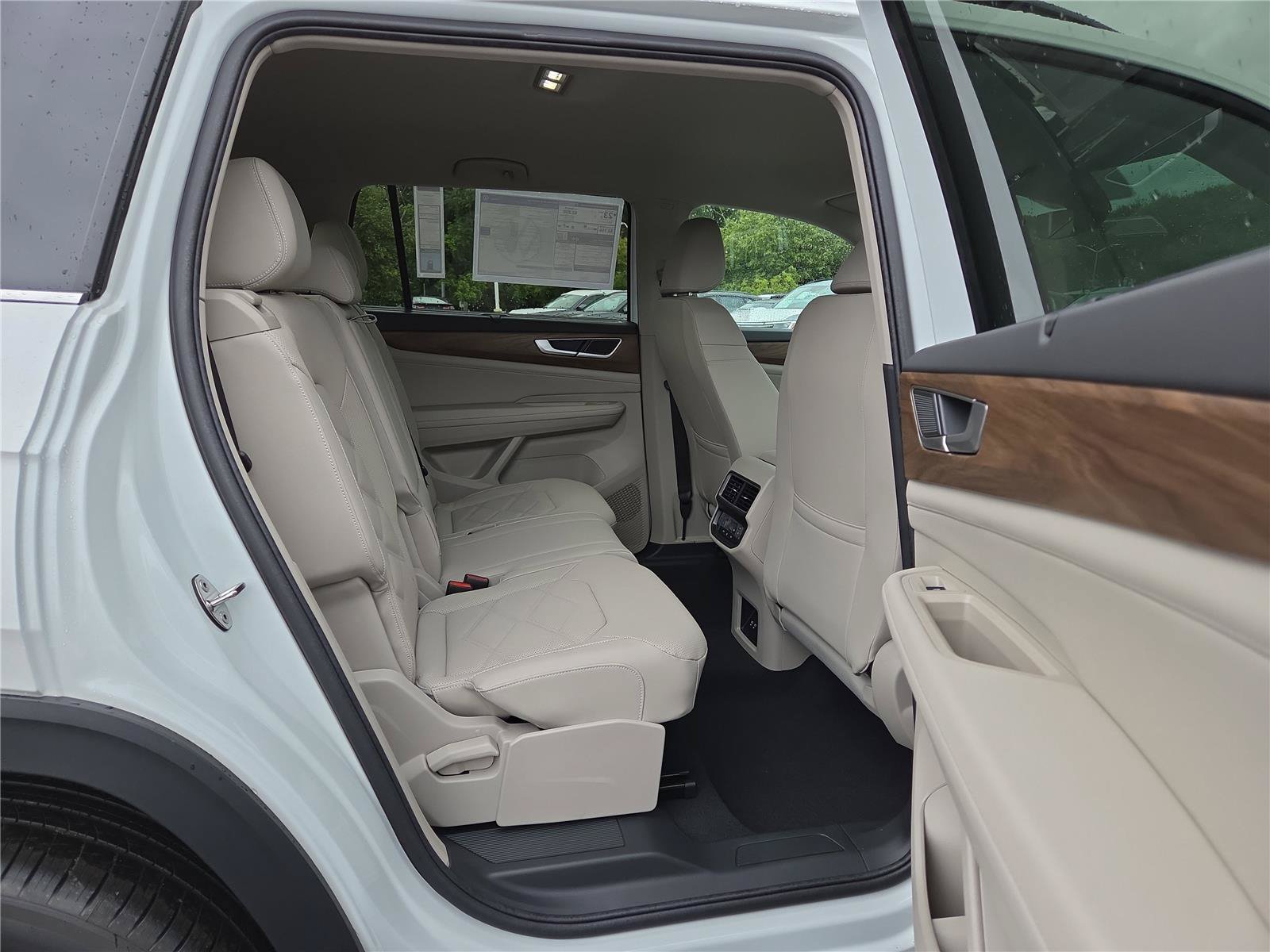 New 2026 Volkswagen Atlas SE FWD image 27