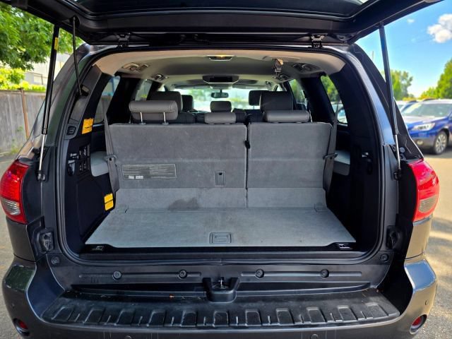 Used 2011 Toyota Sequoia Limited AWD/4WD image 56