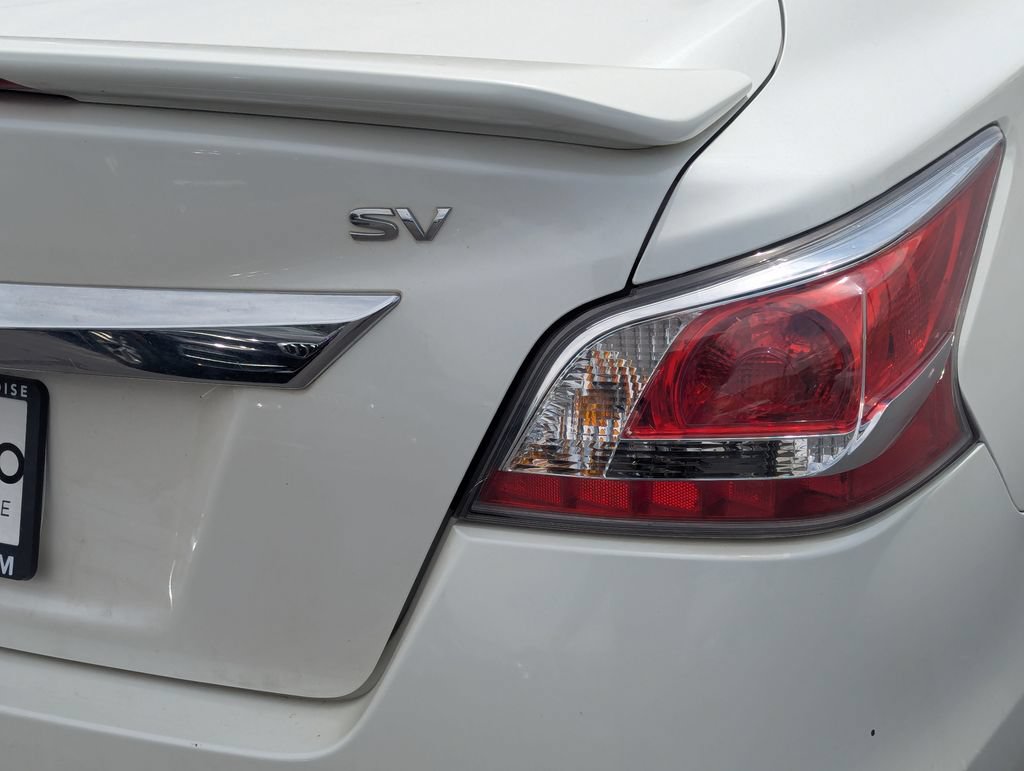 Used 2015 Nissan Altima 2.5 SV w/ Convenience Package FWD image 5