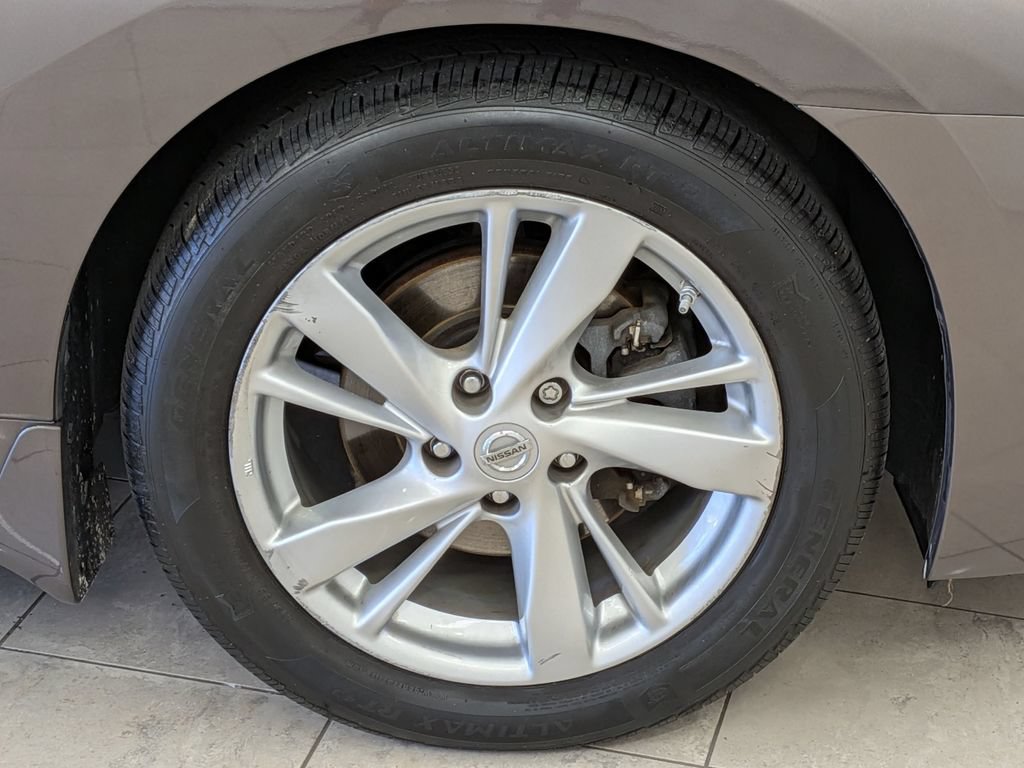 Used 2015 Nissan Altima 2.5 SL w/ Technology Package FWD image 12