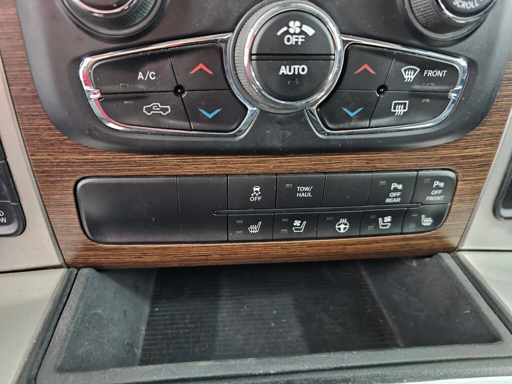 Used 2017 RAM 1500 Laramie w/ Convenience Group AWD/4WD image 22
