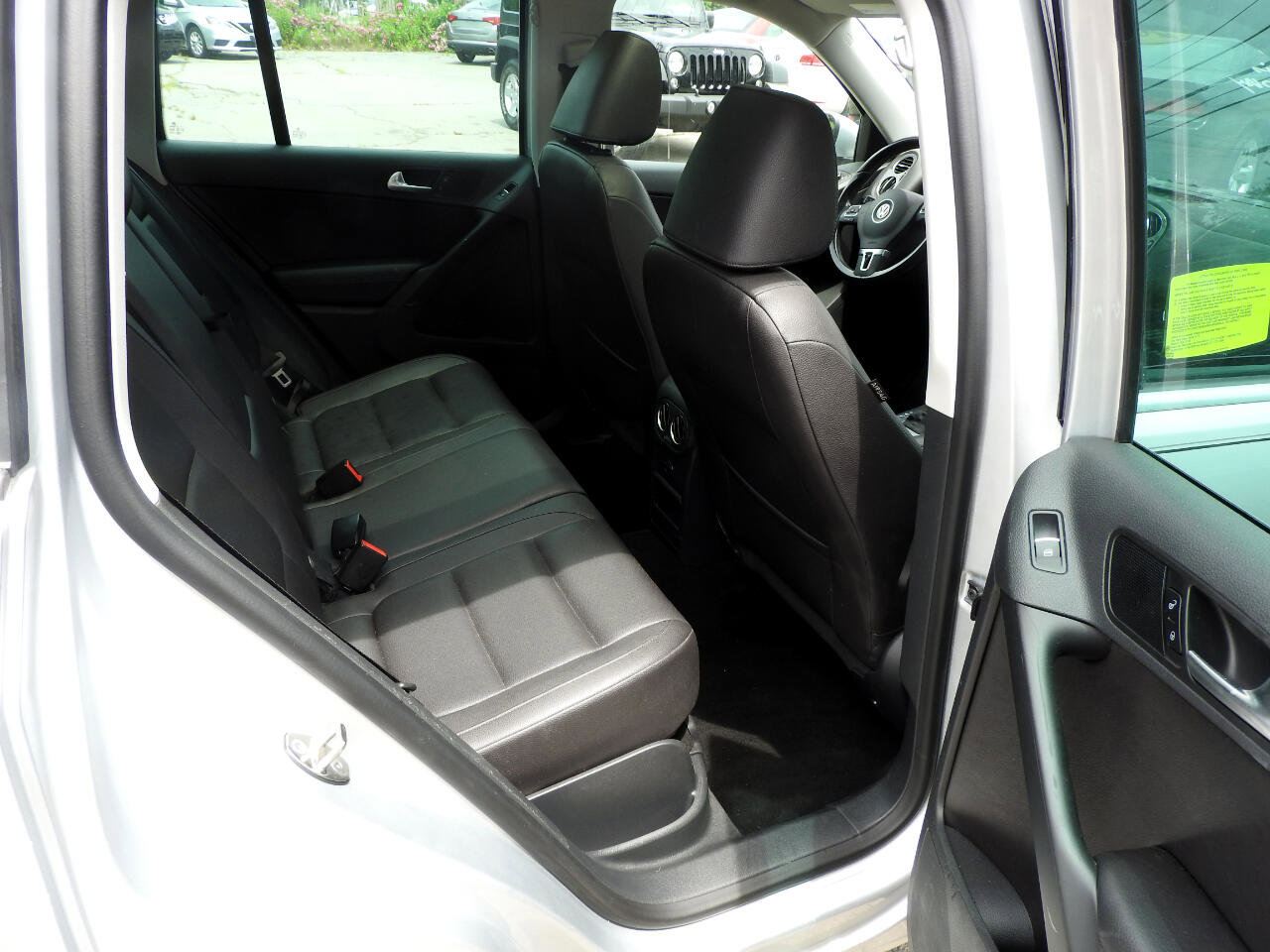 Used 2016 Volkswagen Tiguan SE image 8