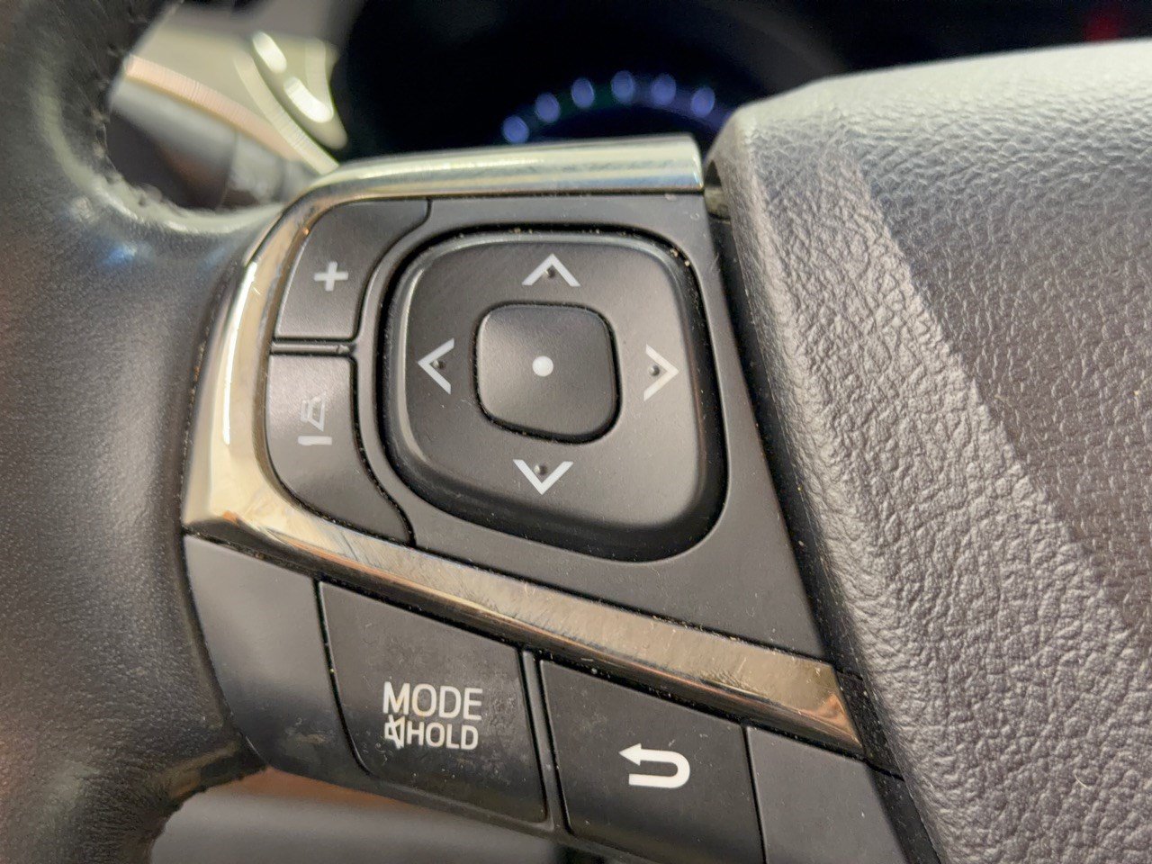 Used 2014 Toyota Avalon Limited FWD image 18