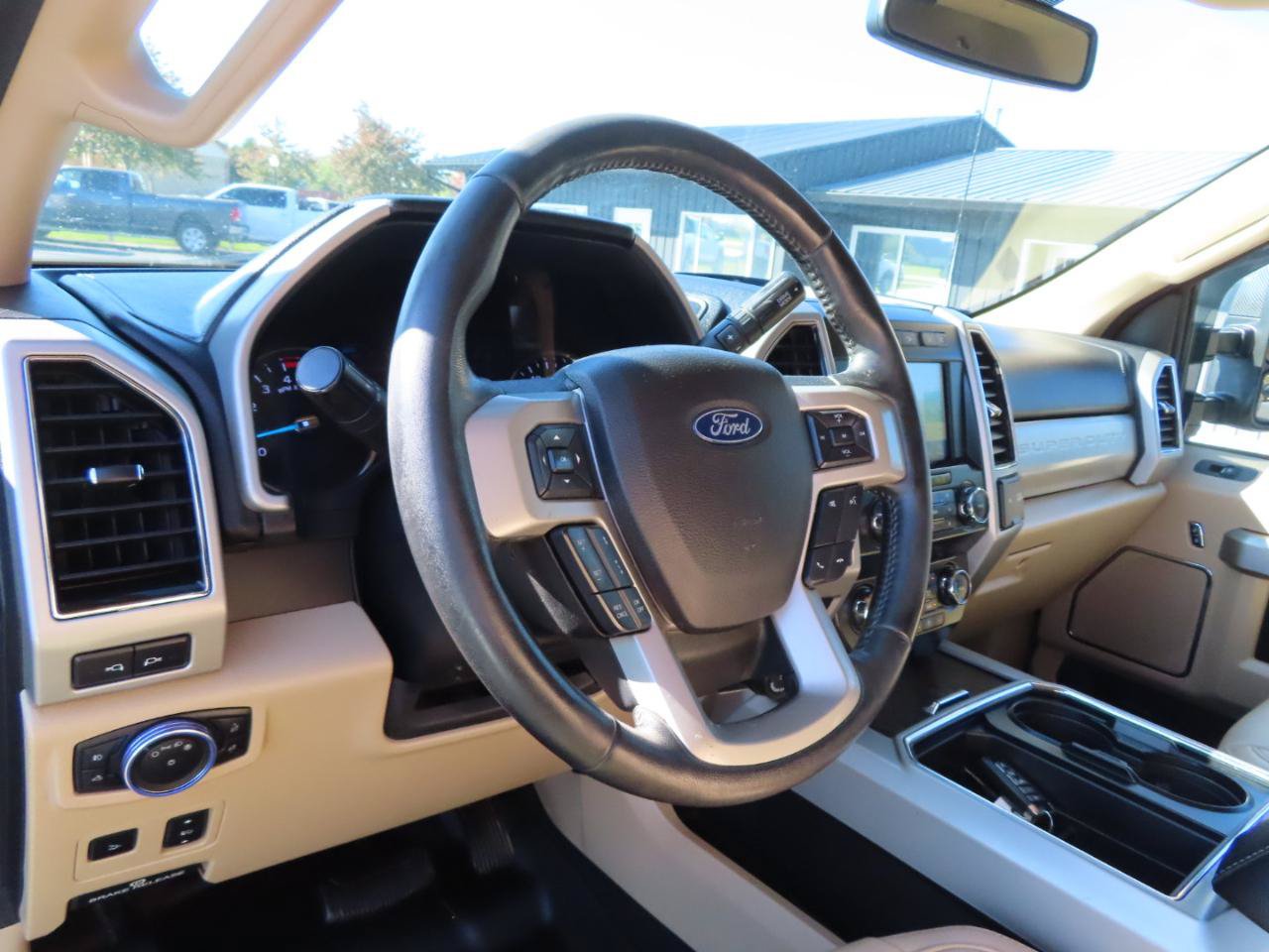 Used 2020 Ford F350 Lariat w/ Lariat Ultimate Package AWD/4WD image 32