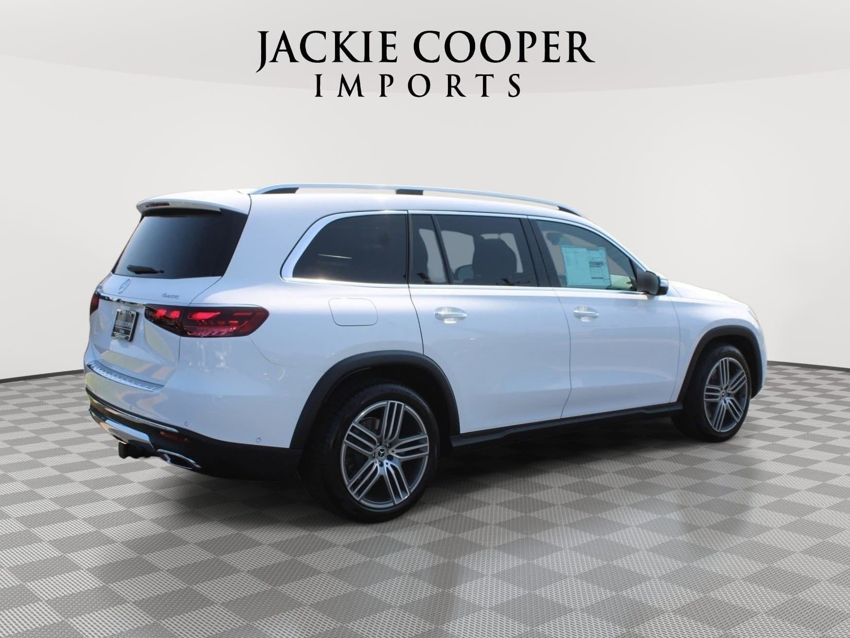 Used 2025 Mercedes-Benz GLS 450 4MATIC image 4