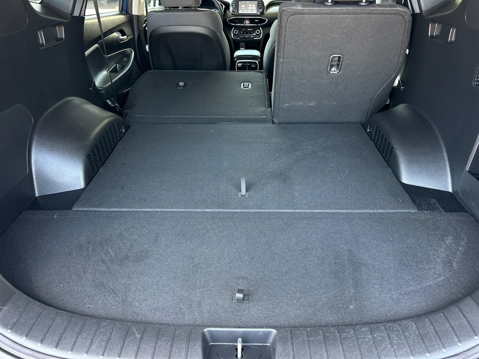 Used 2019 Hyundai Santa Fe SE FWD image 14