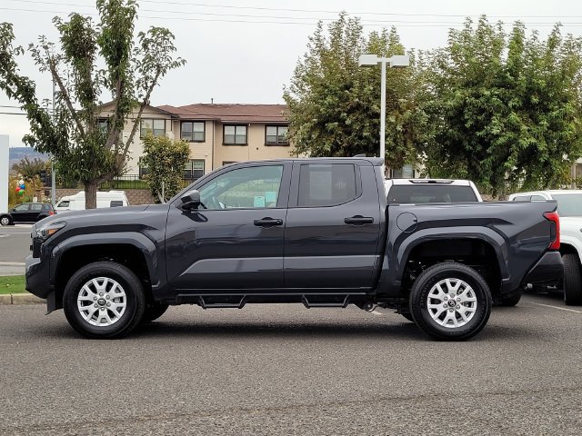 Certified 2024 Toyota Tacoma SR w/ SR Upgrade Package AWD/4WD image 9