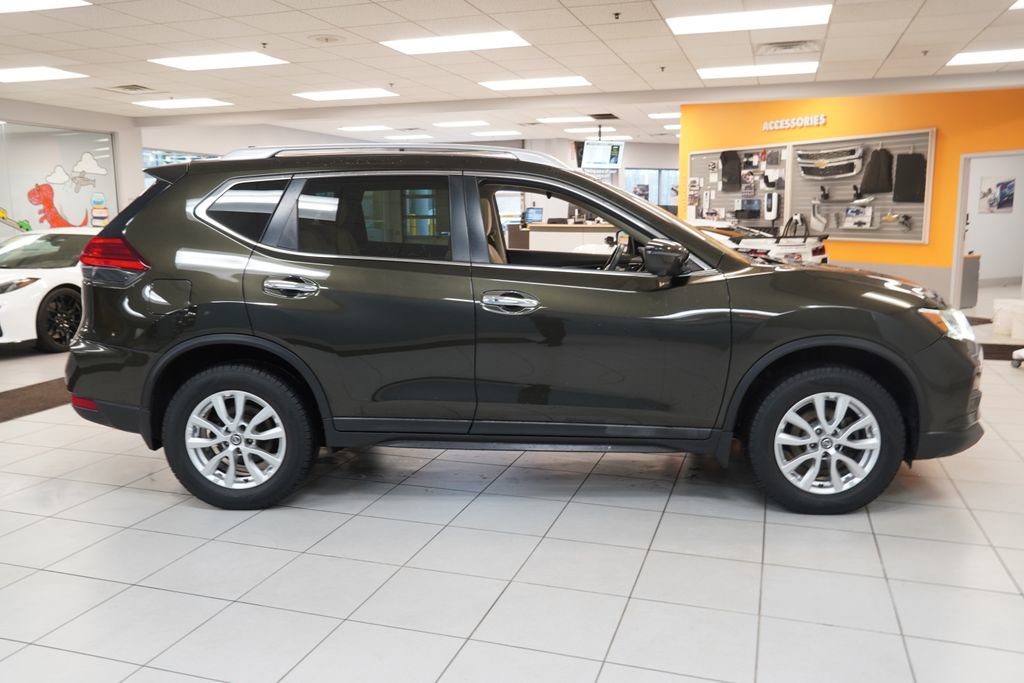 Used 2017 Nissan Rogue SV image 14