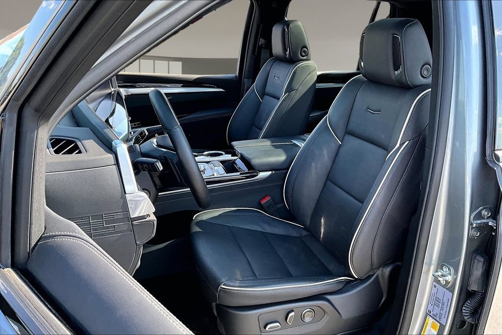 Used 2026 Cadillac Escalade Sport w/ Touring Package AWD/4WD image 27