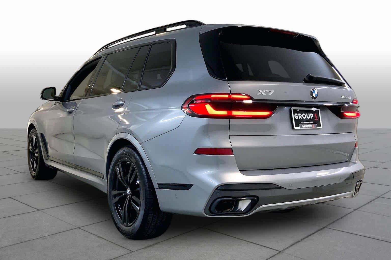 Used 2026 BMW X7 xDrive40i w/ M Sport Package AWD/4WD image 11