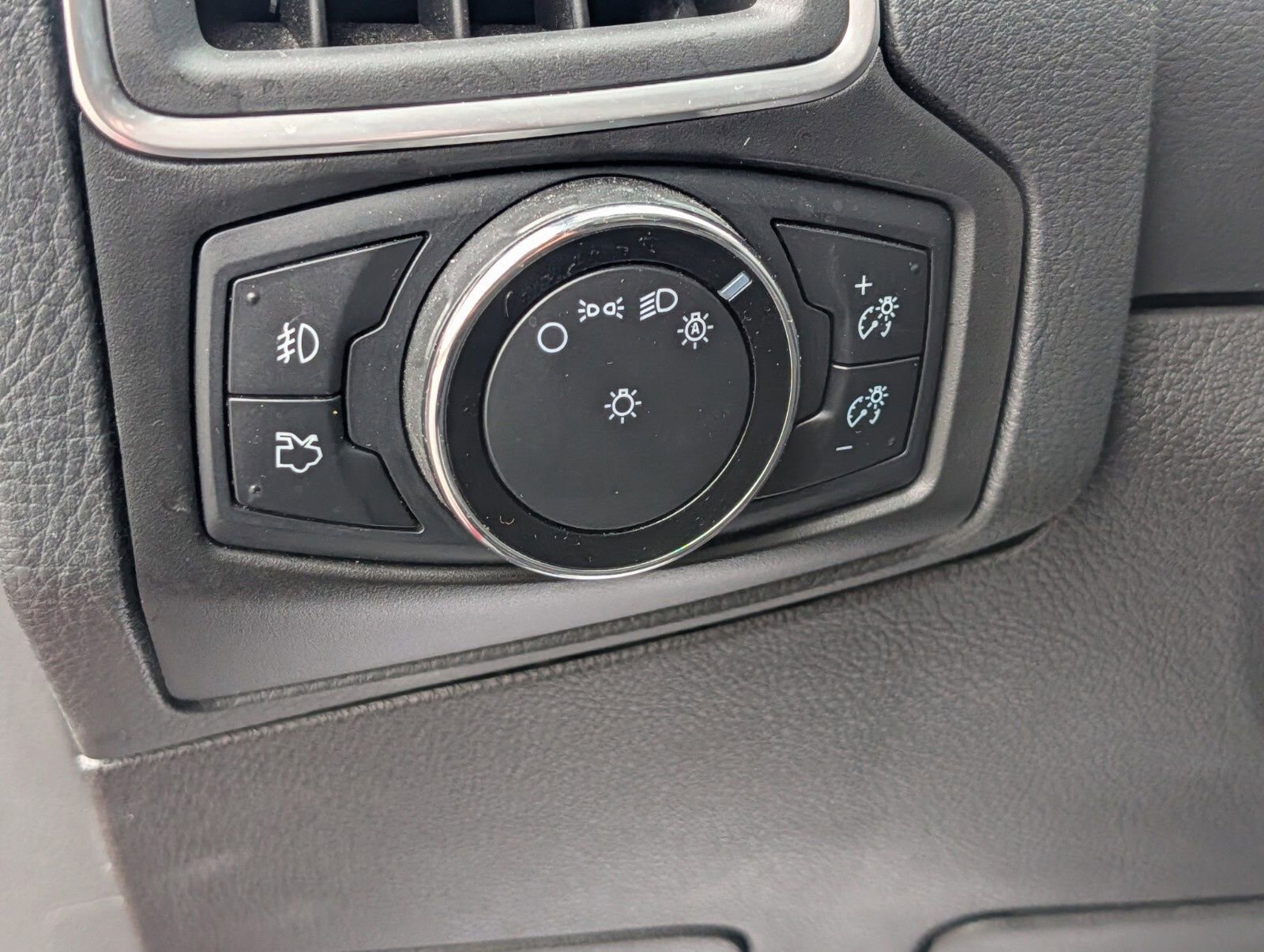 Used 2014 Ford Focus Titanium image 13