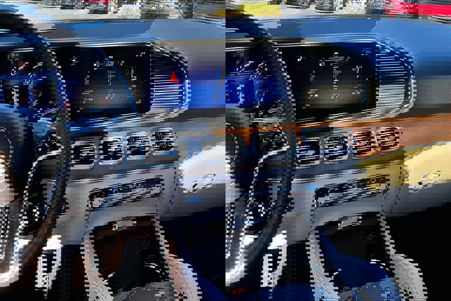 Used 2024 Mercedes-Benz GLE 450 4MATIC image 13