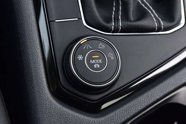 Certified 2023 Volkswagen Taos SE image 17