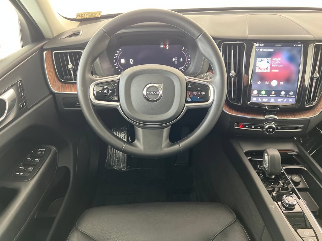 Used 2024 Volvo XC60 B5 Plus AWD/4WD image 15