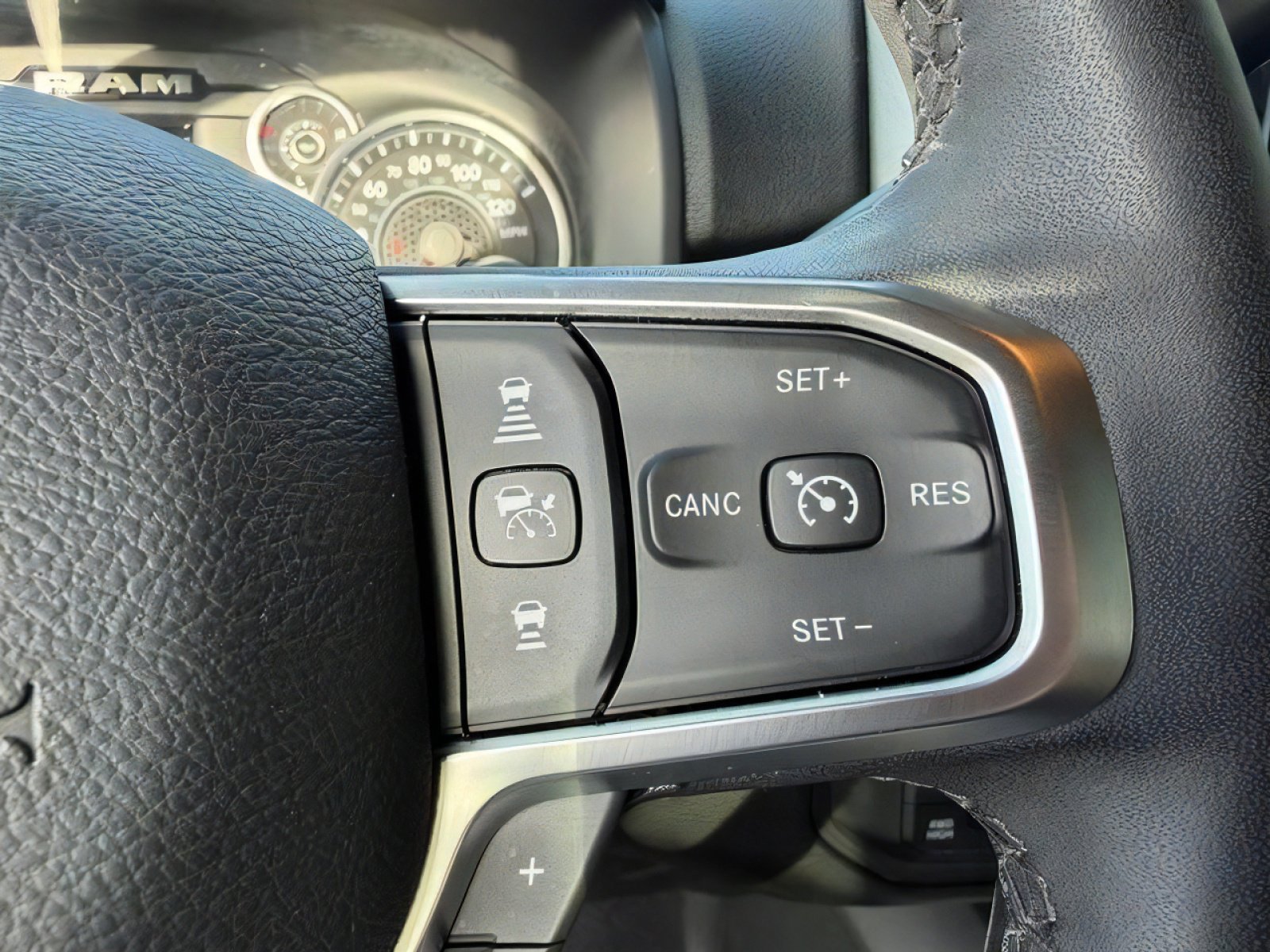 Used 2025 RAM 3500 Big Horn AWD/4WD image 22